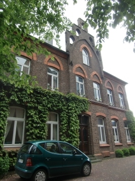 Uedem-Keppeln : Rosenstraße, kath. Pfarrhaus